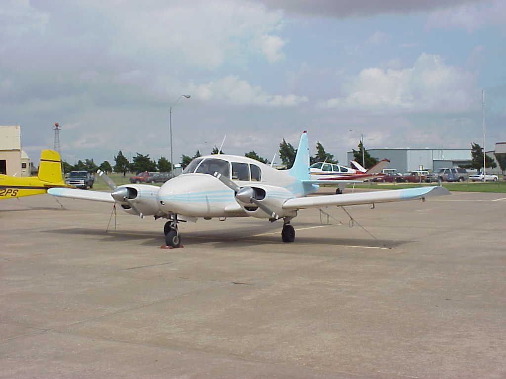 Piper PA23-150 Twin Apache